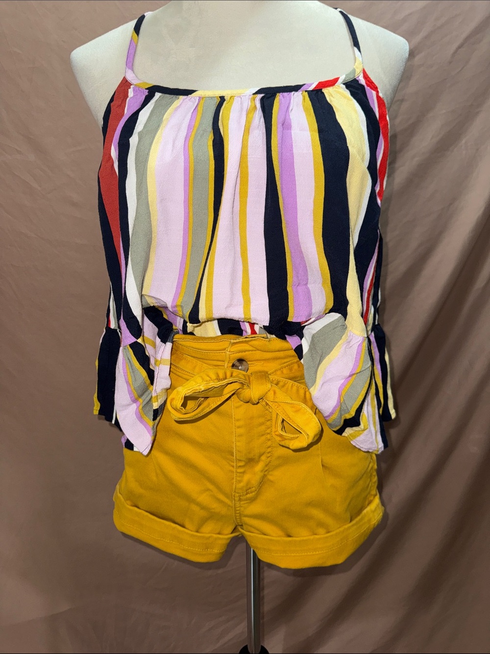NWOT XS Striped Sleeveless Top with Express Size 0 Mustard Tie-Front Shorts
